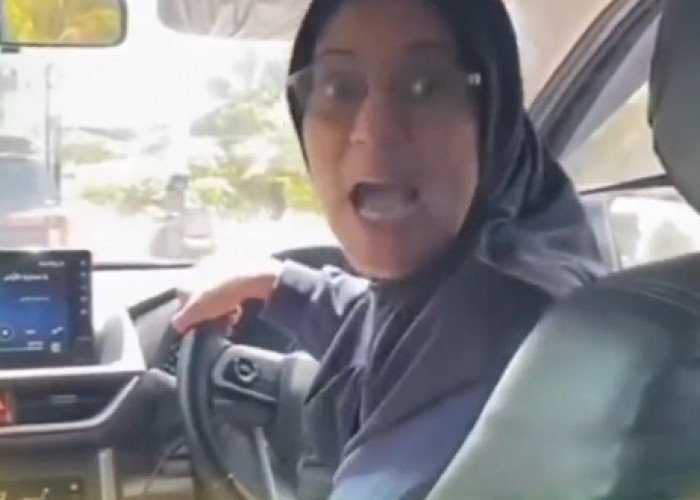 Tidak Terima Dapat Panggilan Pihak Sekolah Ibu ini Habis Habisan Marah Anaknya di Mobil