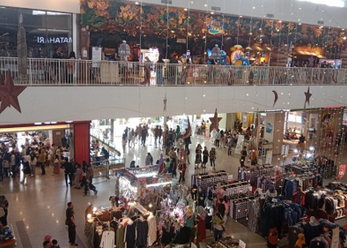 Lebaran ke-4 Pusat Perbelanjaan di Kota Lahat Terpantau Padat