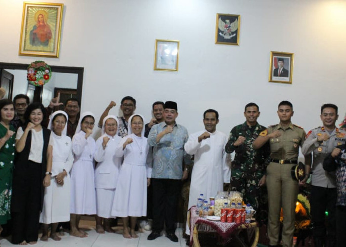 Pesan Mendalam Natal 2025 di Gereja Santa Maria Pengantara Rahmat Ilahi Lahat