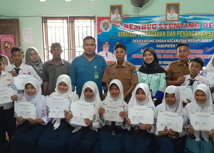 Perdana, Priamanaya Group Salurkan Bantuan Beasiswa Di Desa Karang Endah