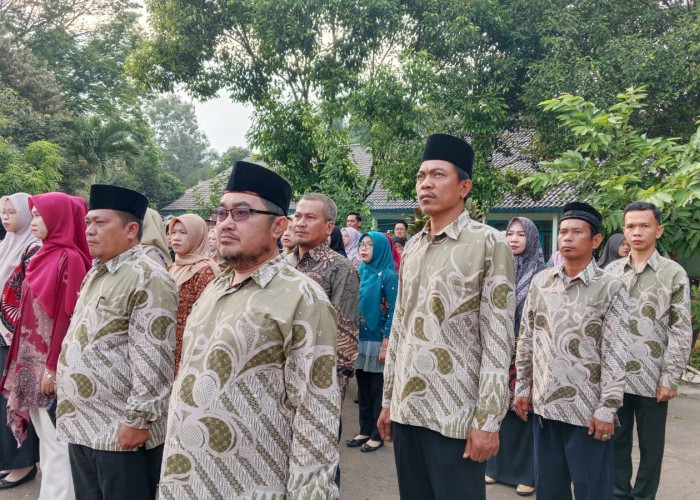 Pemerintah Desa Tanjung Payang Upacara HUT RI ke 80 Tahun 2025 di SMAN Unggul 4 Lahat
