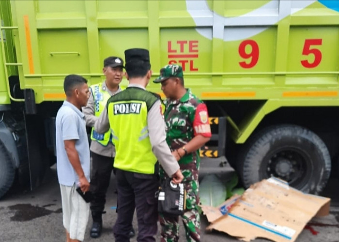 Pengendara Revo Meninggal Dunia, Tabrakan dengan Dump Truck di Sirah Pulau