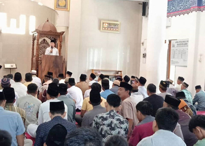 Warga Talang Kabu Sambut Kehadiran Calon Bupati Lahat Yulius Maulana, Sholat Jumat , Mohon Doa dan Dukungan