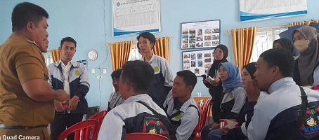 Mahasiswa UMP KKN di Tanjung Payang