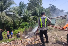 Gerak Cepat Polsek Merapi Padamkan Titik Hotspot di Tiga Desa