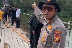 Bentuk Nyata Kepedulian, Polsek Merapi Barat Rehab Jembatan Gantung Negeri Agung 