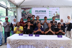 Bangun Ekonomi Lokal Berkelanjutan, PTBA Tingkatkan Kompetensi Kelompok Budidaya Itik Petelur