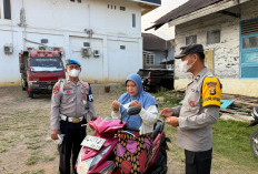 Polsek Kota Agung Bagikan Masker dan Imbau Warga Cegah Karhutla