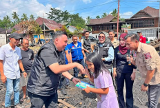 Anggota DPRD Sumsel M. Oktafiansyah Sambangi Korban Kebakaran, Salurkan Bantuan dan Pulihkan Trauma Anak