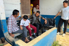 Sat Intelkam Polres Lahat Salurkan Kursi Roda dan Bantuan Sekolah Lewat Program GEBRAKAN di Kecamatan Jarai