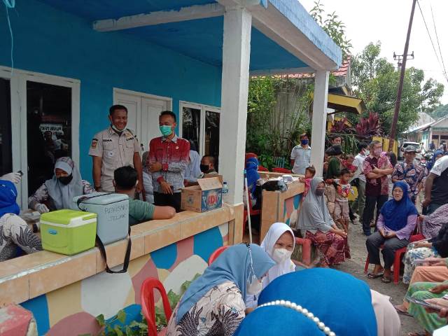 143 Warga Tanjung Payang Disuntik Vaksin di Balai Desa